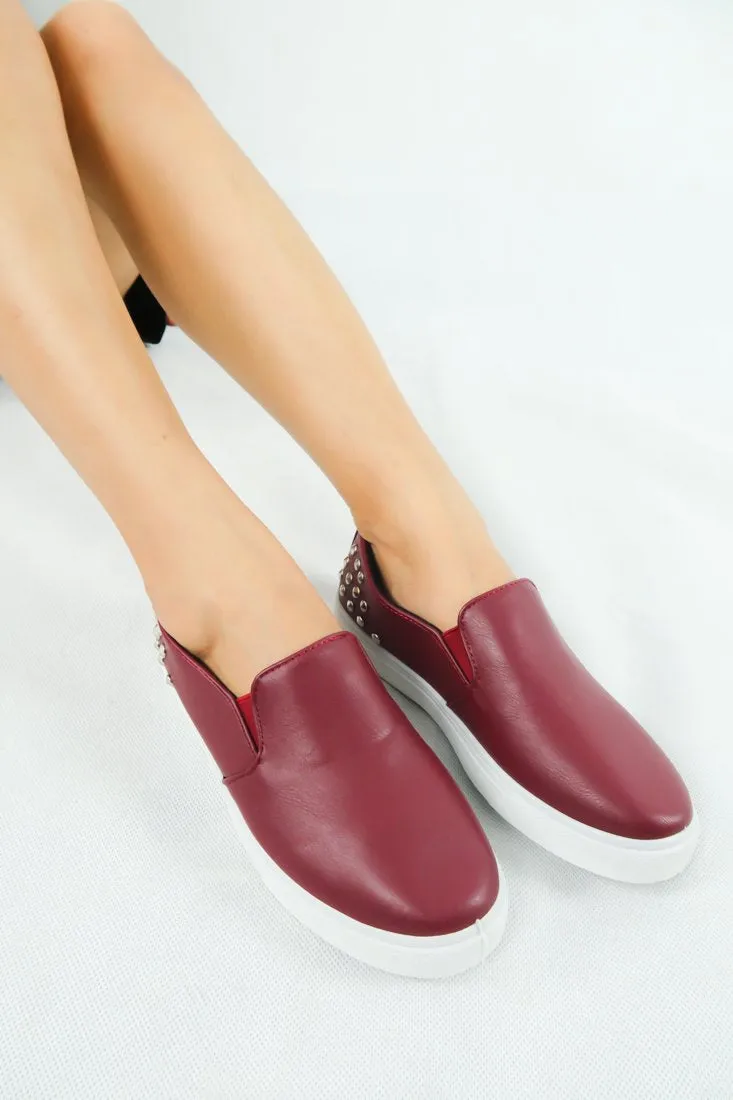 รองเท้าส้นแบนแต่งหมุด - Studs Leather Slip On Loafers
