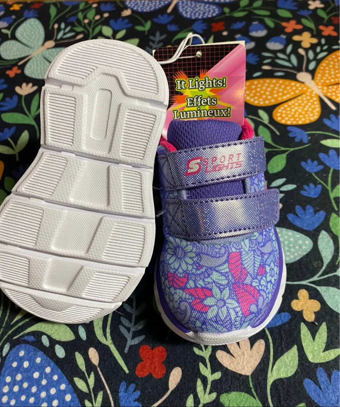 BNWT 5T Toddler Light Up Shoes, Shoes 5 (Walkers:12-24 mth)