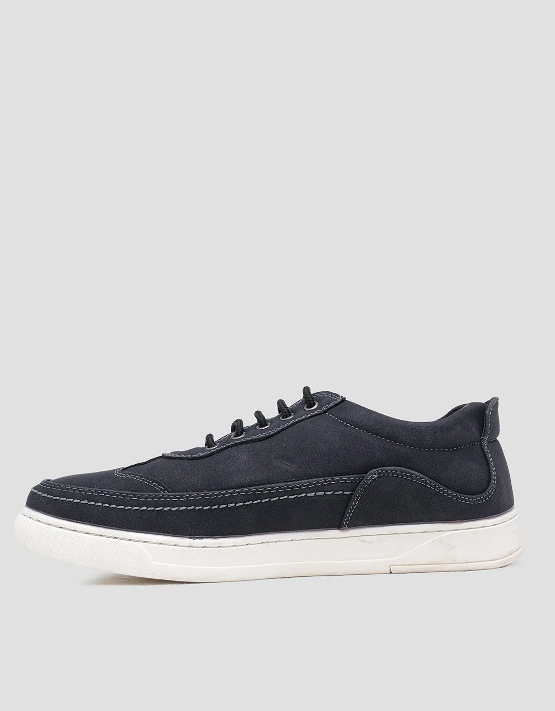 Cole Sepatu Sneakers Pria