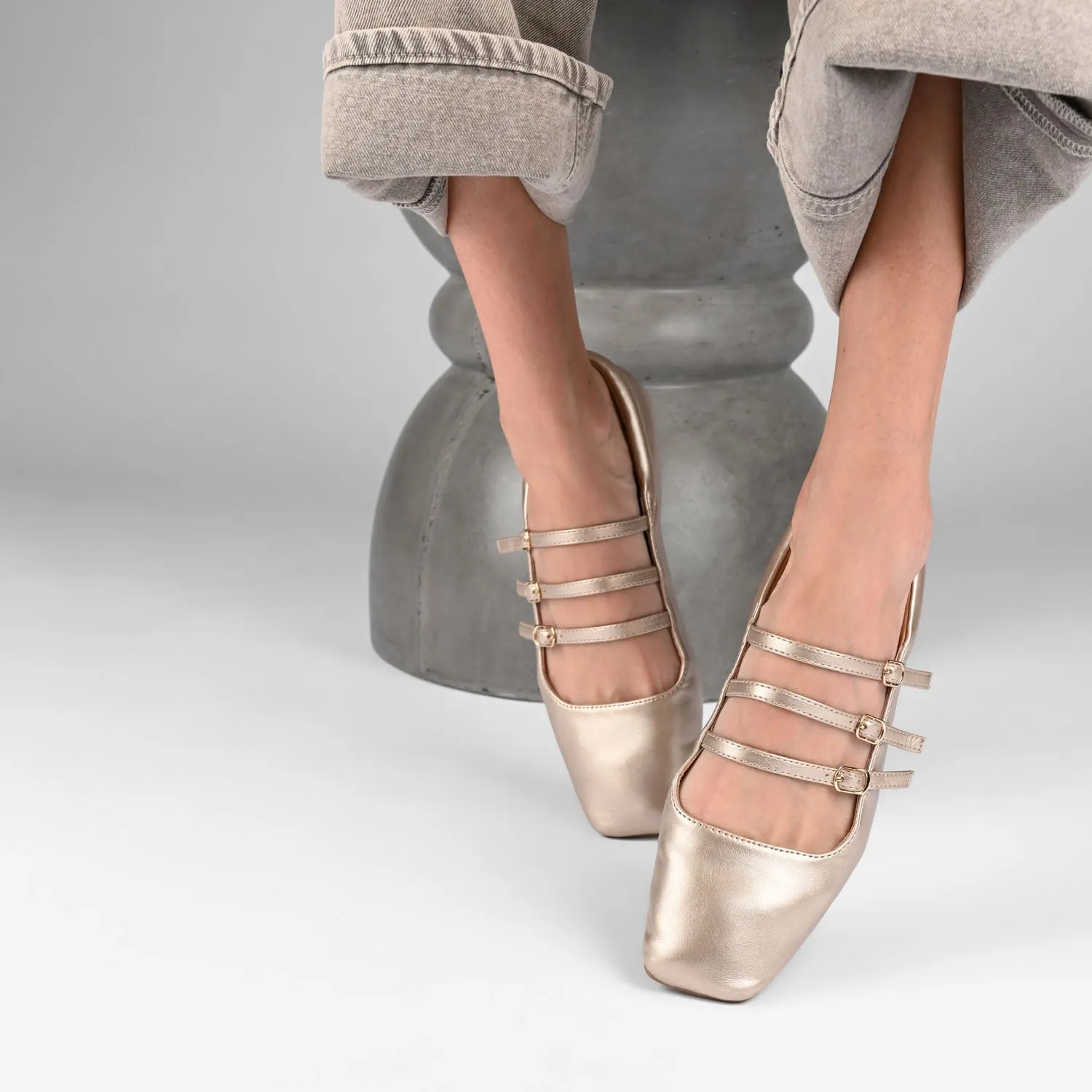 DARLIN PATENT FLATS IN WIDE