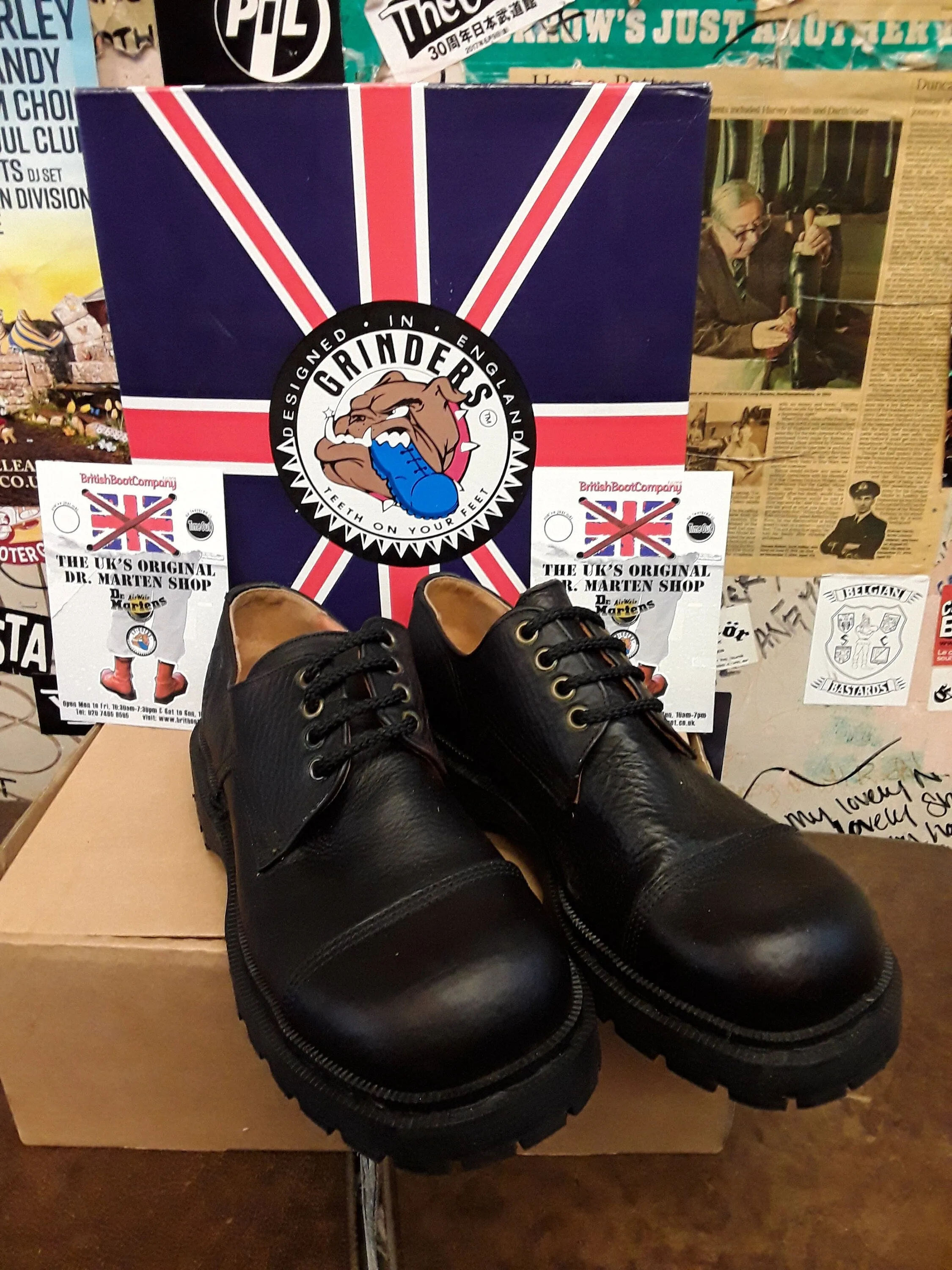 Grinders Made in England, Size UK8, Black Leather Shoes, 4 Hole Stitched Toe, Vintage 90's