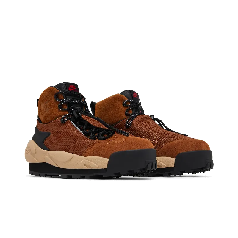 Nike Magmascape SP sacai Light British Tan
