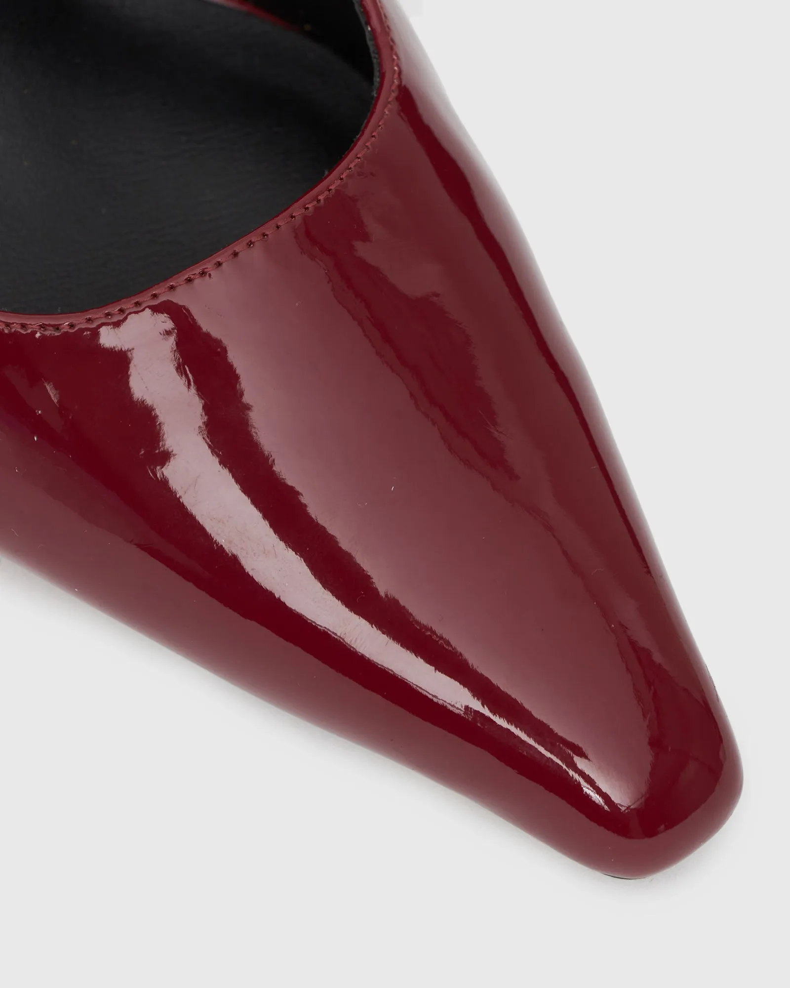 ZINTA Slingback Buckled Point